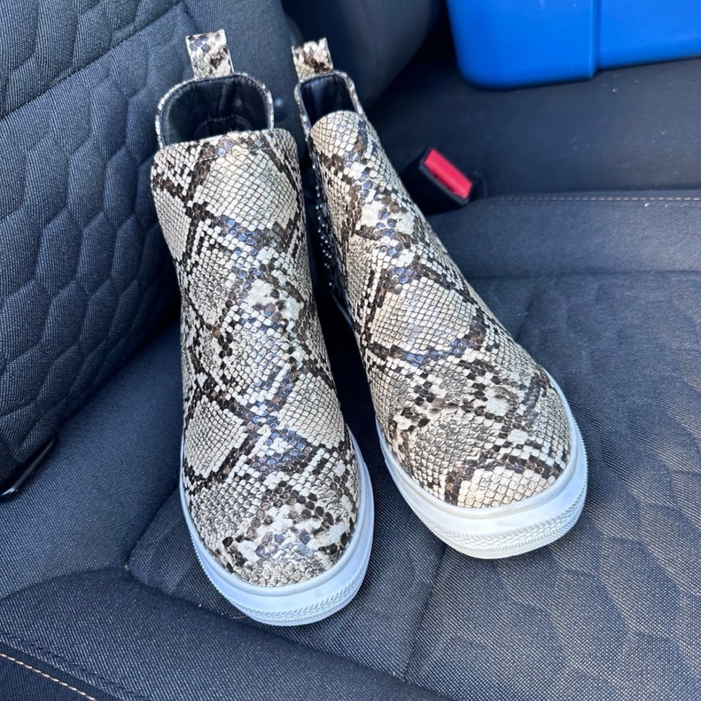 Never worn
